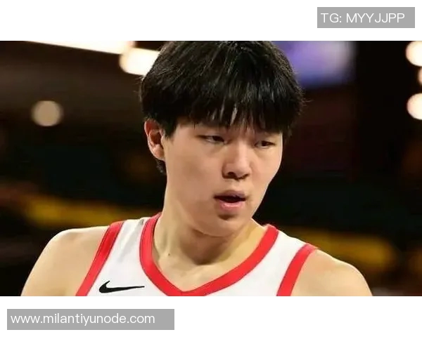 去年夏季联赛李贤重执教经历回顾混音主帅称其乐于倾听与沟通能力强