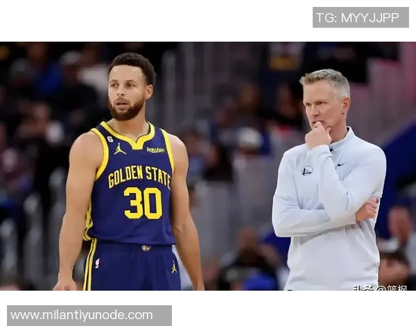 库里解读独特阵容背后的科尔战术理念球员们已习惯这种灵活打法